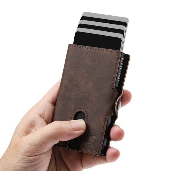 SPARTANHUB Slim Wallet – RFID-blockierendes braunes-Kartenetui mit Pop-Up Mechanismus