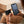 Person nutzt den SPARTANHUB Card Finder mit Apple Find My auf dem iPhone, um eine Wallet oder Brieftasche zu orten