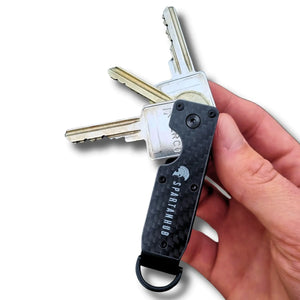 SPARTANHUB Key Organizer – kompakter Schlüsselhalter in Carbon für eine geordnete, minimalistische Schlüsselaufbewahrung