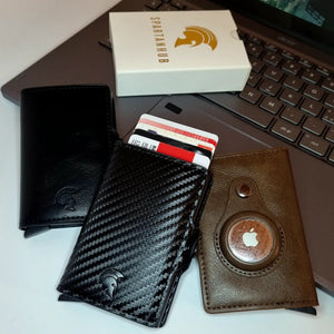 SPARTANHUB Tracker Wallet – RFID-geschützte Slim Wallets mit AirTag-Halterung in verschiedenen Farben mit Verpackung.
