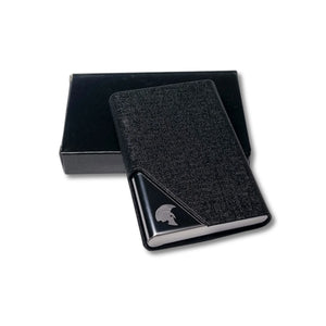 SPARTANHUB Visitenkartenetui in Schwarz mit Geschenkbox – edles Business-Etui mit Platz für 10–20 Karten.